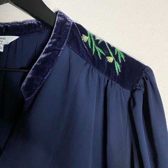 Crown & Ivy Navy Chiffon Velvet Flounce Top Size XL - Picture 6 of 13